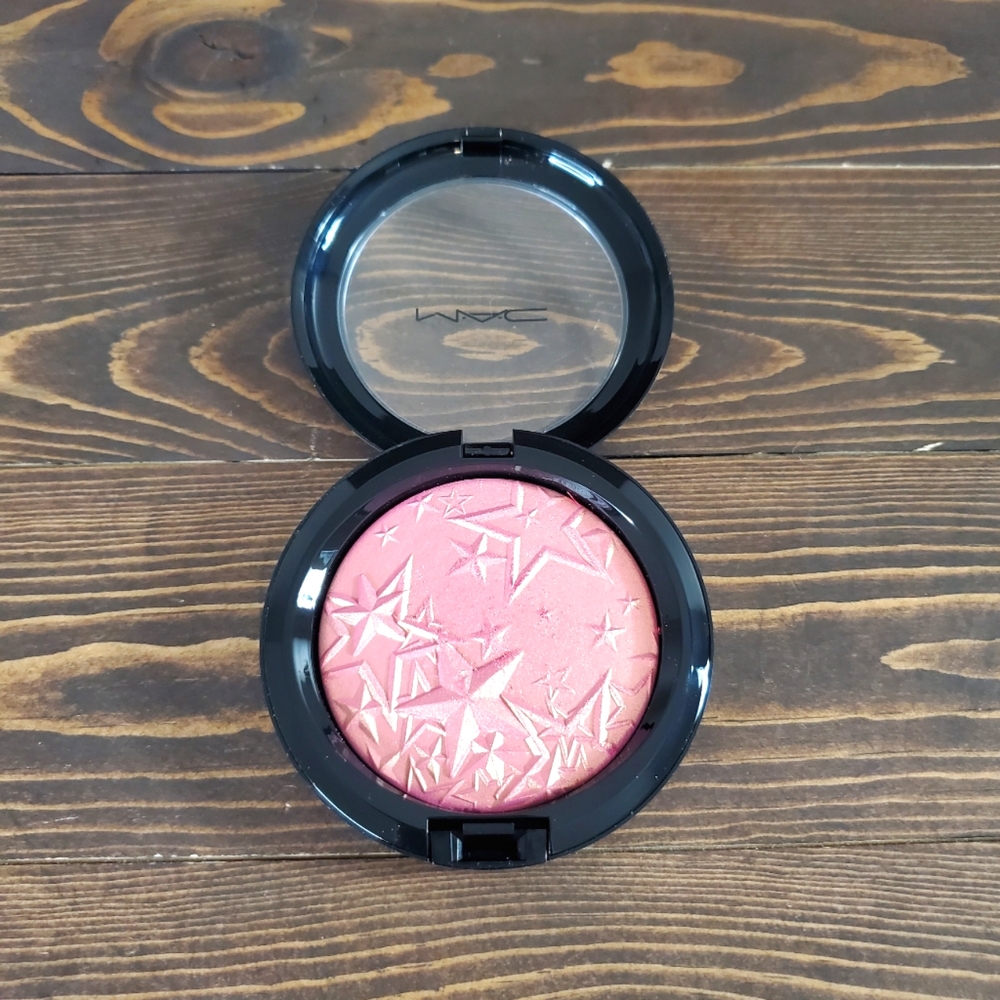MAC Starquake Extra Dimension Skinfinish